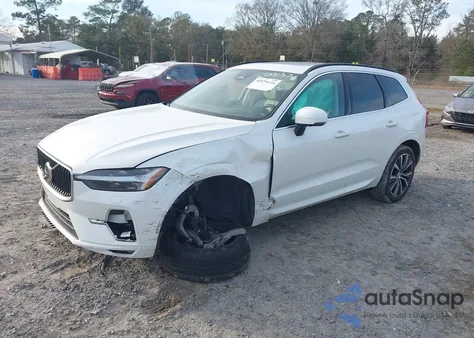 2022 Volvo Xc60 B5 Momentum z USA, uszkodzony, nr VIN YV4L12RK2N1091376